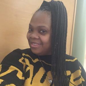 Meet your Posher, Angela